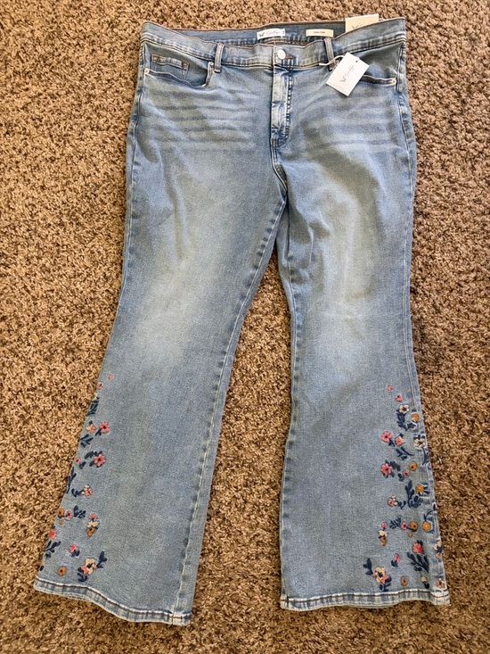 Jessica Simpson Denim - Embroidered Light Wash flare leg Women’s Jeans (Jessica Simpson)- Floral Detail